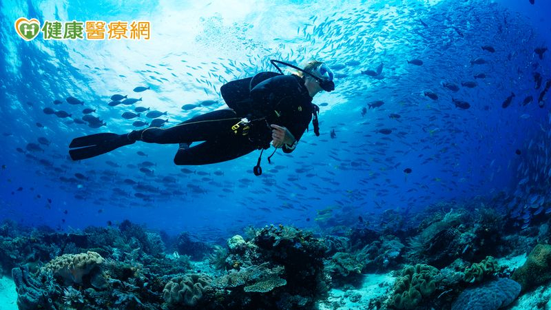 他潛水完頭痛、倦怠以為勞累造成 一查竟是「潛水夫病」