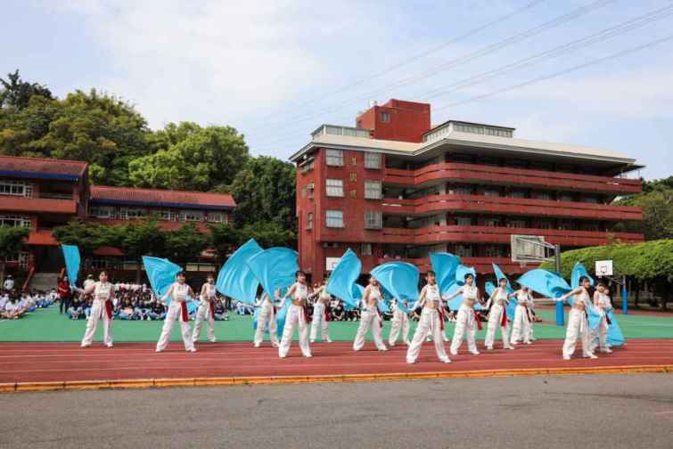 ▲ 明台高中76週年校慶學生熱情表演。（ 台中市政府提供）