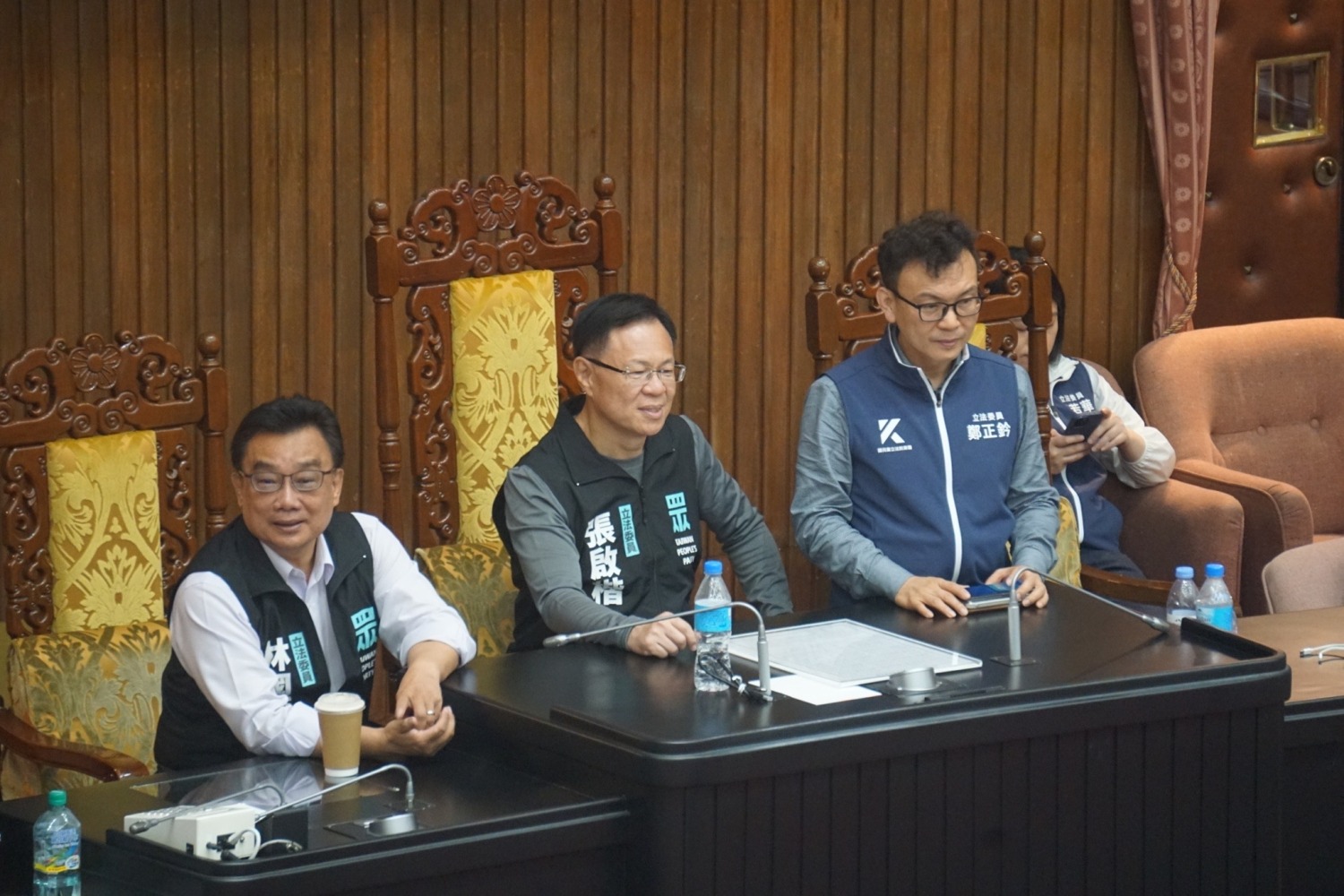 張啓楷指出,國會議事的衝突場面,會對學生的民主素養及教育造成深遠影響。(圖/張啟楷國會辦公室提供)