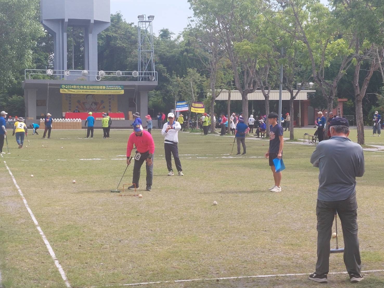 ▲2024彰化市長盃槌球錦標賽暨長青福利宣導活動，在彰化市成哲槌球場熱烈展開。（記者張溎壕攝）