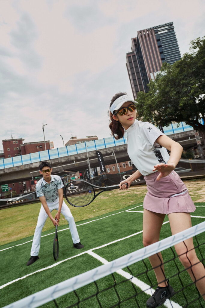 Oakley備戰體驗場_Zone4 Swing for Oakley 網開視界_男生配戴Sphaera_女生配戴BiSphaera