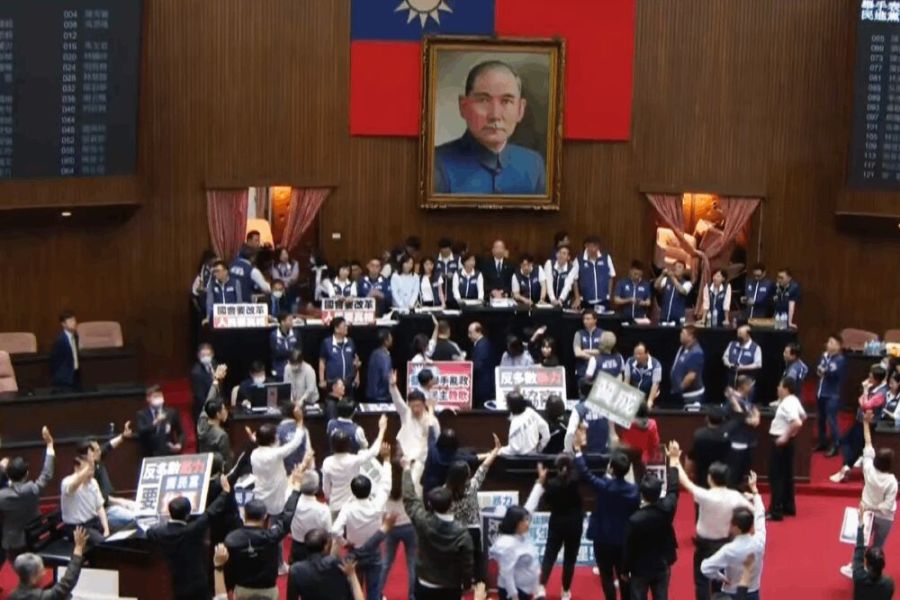 517大亂鬥!藍委轟賴清德 洪孟楷批魚目混珠、王鴻薇斥傷害民主 252 照片來源:立法院直播截圖