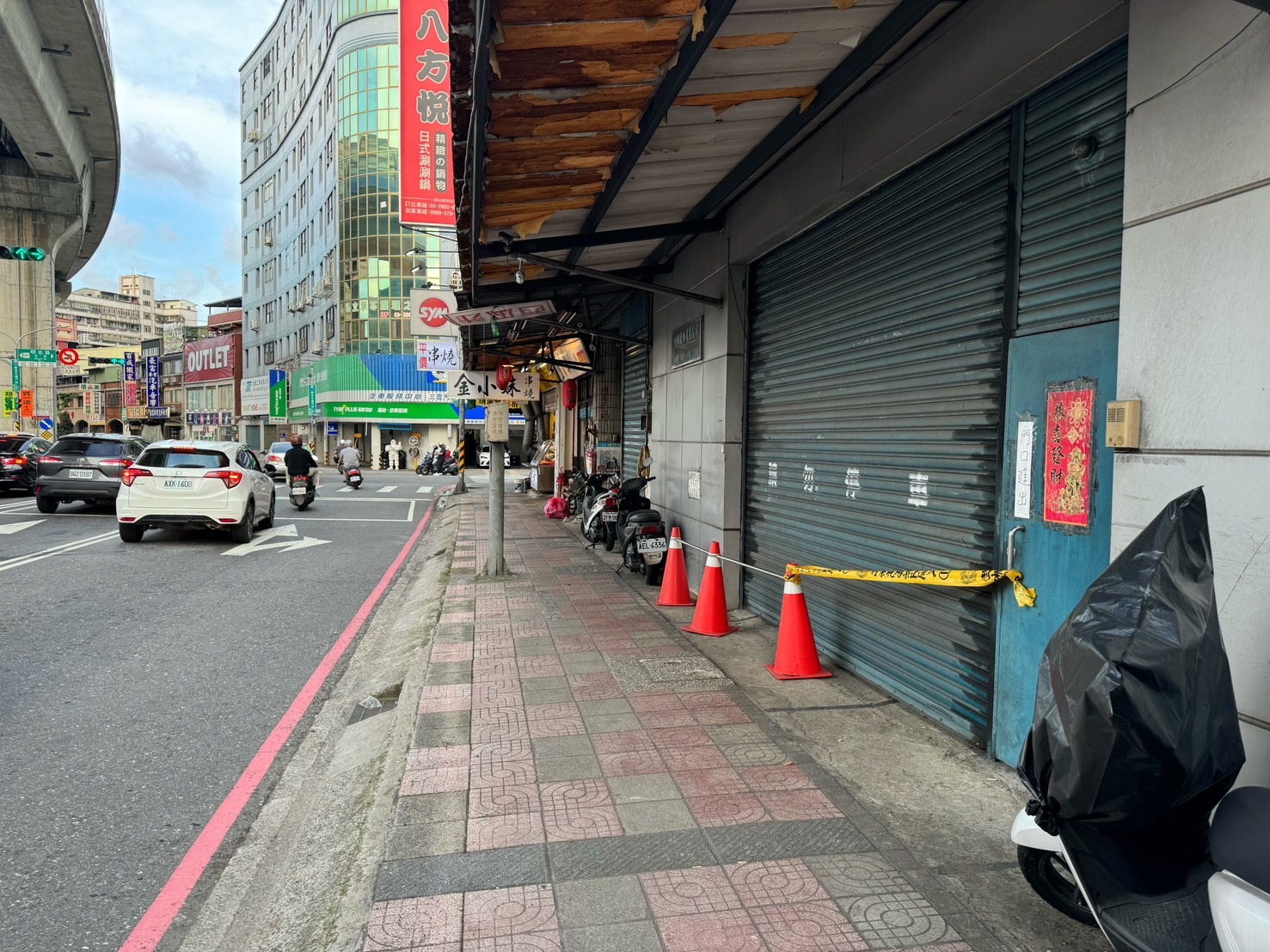 94年次的許姓男子因感情糾紛，與同年次的劉姓女友在住處內發生激烈爭執，進而引發肢體衝突。（記者黃荷琇 翻攝）