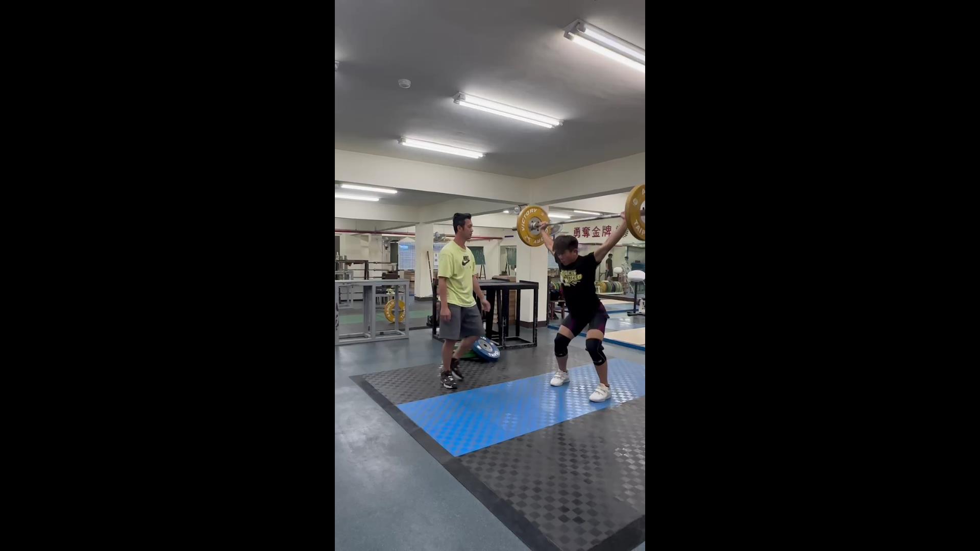 ▲北斗家商商業經營科三年級學生陳毅恆，勇奪113年全國中等學校運動會舉重高男67公斤級金牌，期待未來有機會選上國手。（北斗家商提供）
