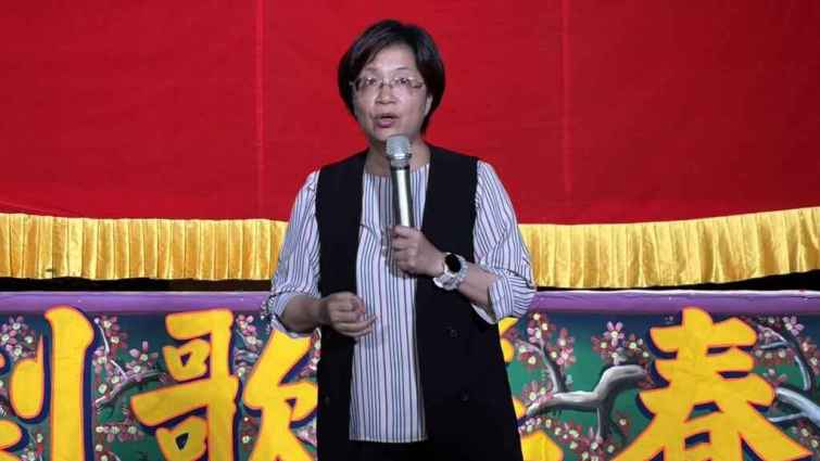 ▲彰化縣長王惠美蒞臨觀賞，與民眾再次感受以時間淬鍊出菁華的新時代傳統戲曲。（彰化縣文化局提供）
