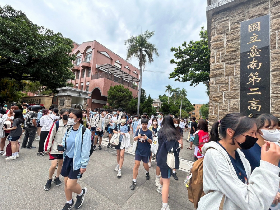 113年臺南國中教育會考圓滿結束 黃偉哲感謝承辦人員辛勞