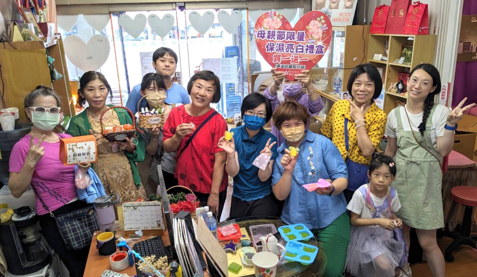 ▲台南靜心生技為宣導兒少保護,盛大舉辦婦幼親子傳香DIY手作及兒少保護宣導活動。(圖/記者陳彥霖翻攝)