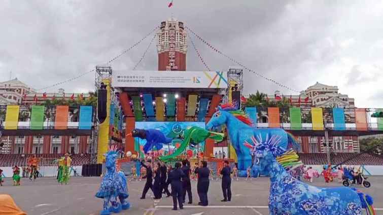 ▲紙風車劇團「雨馬」客家音樂劇於總統副總統就職典禮演出。（記者張玉泰攝）