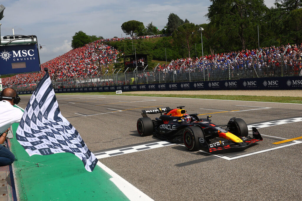 拿下本季第五勝的Max Verstappen賽後受訪時表示,「我到結束前都還在倒數圈數,看到方格旗的感覺真好!」