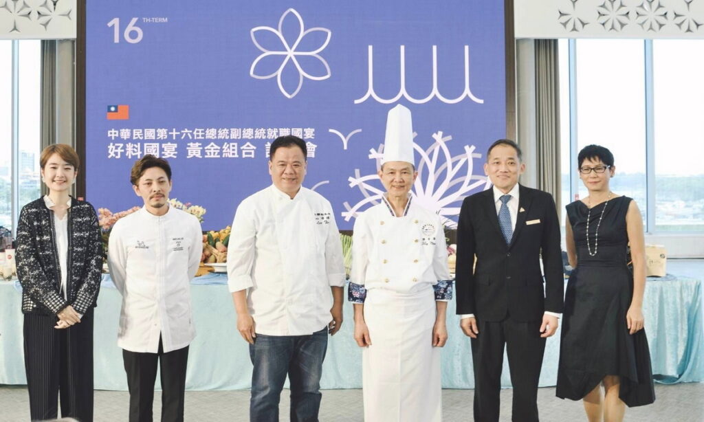 福爾摩沙遊艇酒店行政總主廚陳有華、總監楊福強率領多位米其林主廚及美食顧問團隊。 (福爾摩沙遊艇酒店攝)