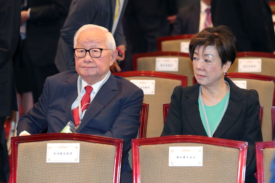 蕭美琴淚灑道別 蔡英文叮嚀吳玫如「妳會比較辛苦」 248 蕭美琴淚灑道別 蔡英文叮嚀吳玫如「妳會比較辛苦」 247