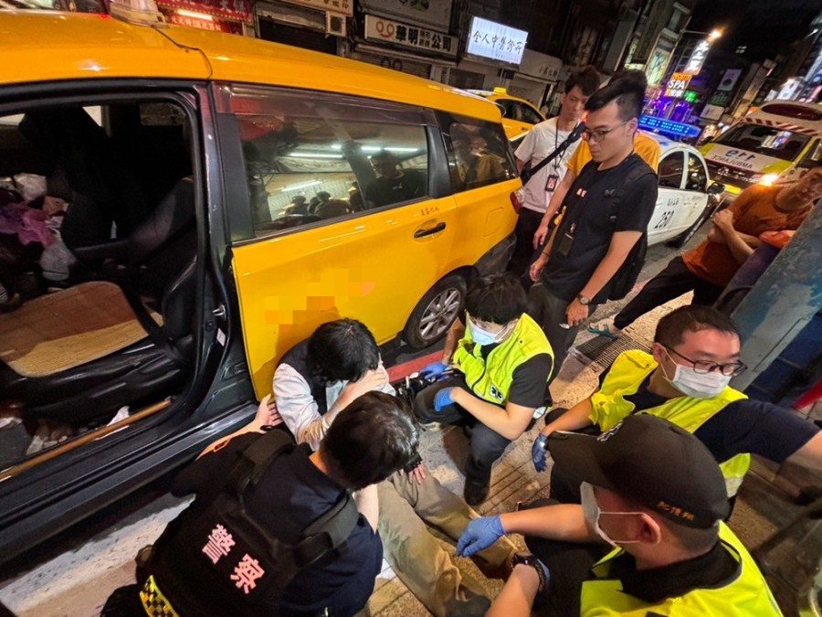 謎之運將 逆向行駛關緊車窗拒警盤查 225 cnews204240520a01