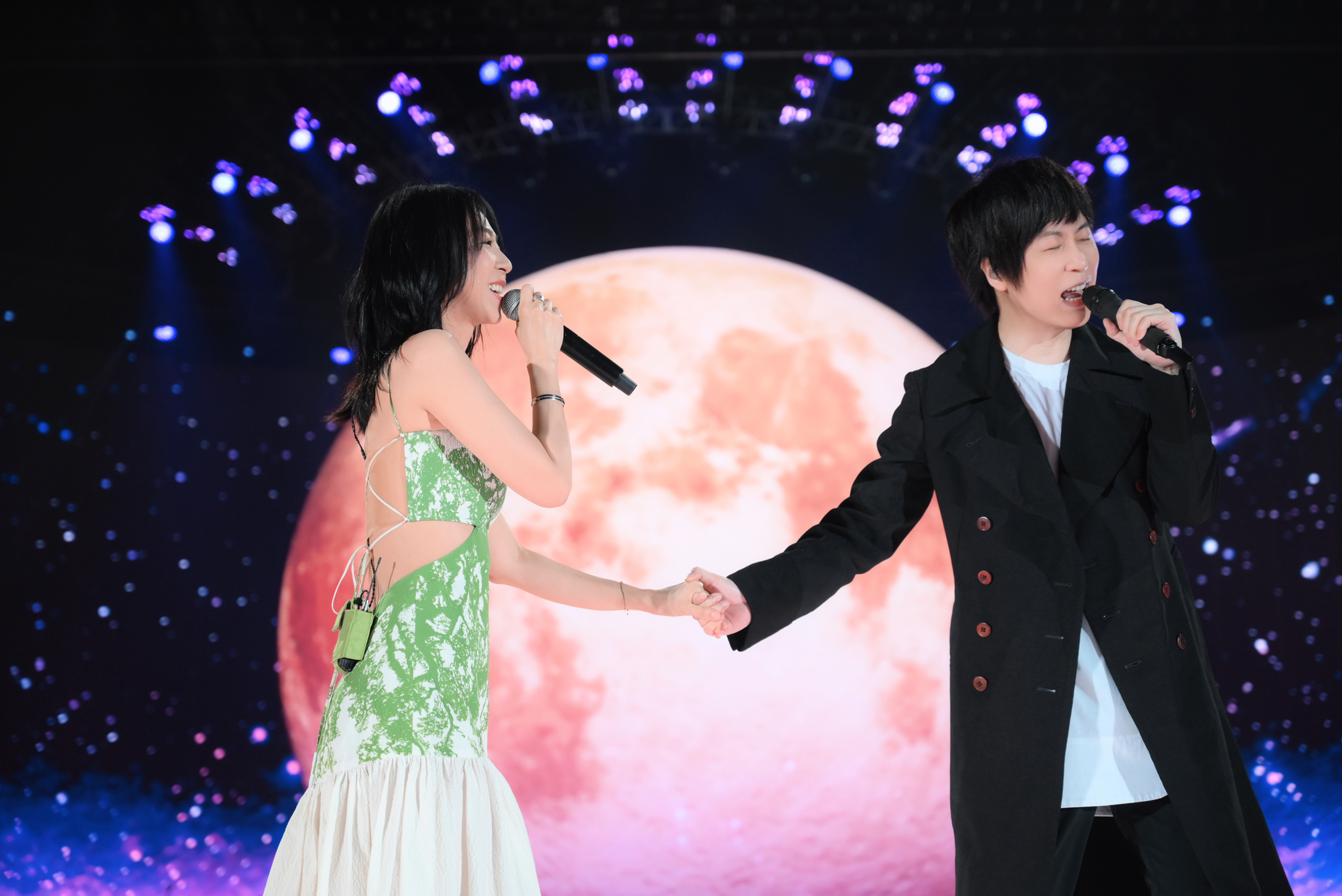 五月天和陳綺貞相約下次合唱新曲。圖/相信音樂提供
