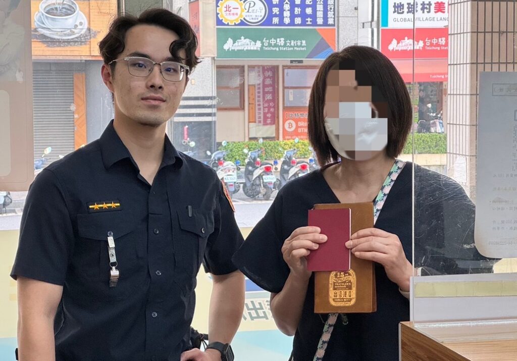 ▲圖說:警僅憑筆記本內容線索,找到投宿飯店的日籍失主 (圖/台中市政府提供)