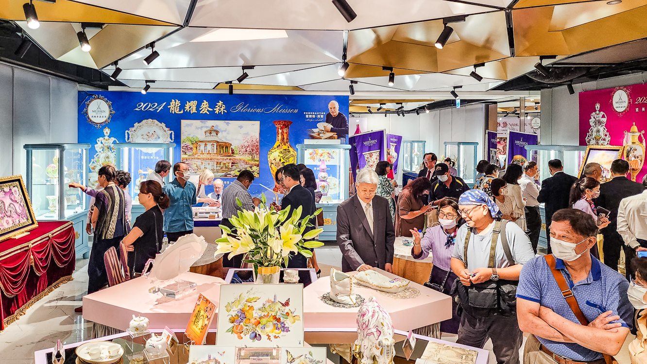 ▲「麥森瓷器特展」今年以「龍耀麥森」為主題，展出作品精彩華麗、豐富多元。（圖/記者黃淑貞攝）