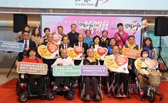 雲林女兒慷慨捐500萬威力彩頭獎 張麗善用於社福計畫照顧弱勢鄉親