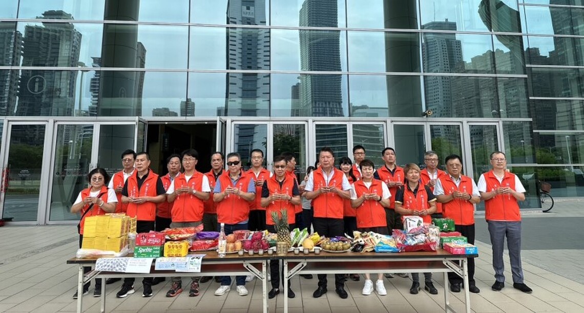 高雄國際旅展5/24起跑!蔡宗佑率公會36幹部焚香祈福 許願廠商業績長紅