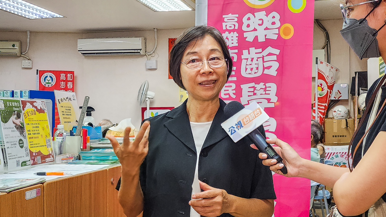 ▲和春文教基金會的董事長余嬪呼籲大家不要自我設限，在寶貴的第三齡人生，要更充實自己並透過學習，提升自己的韌性和適應力，同時掌握機會奉獻利他，創造屬於自己生命的價值和意義。（圖/記者張忠義攝）