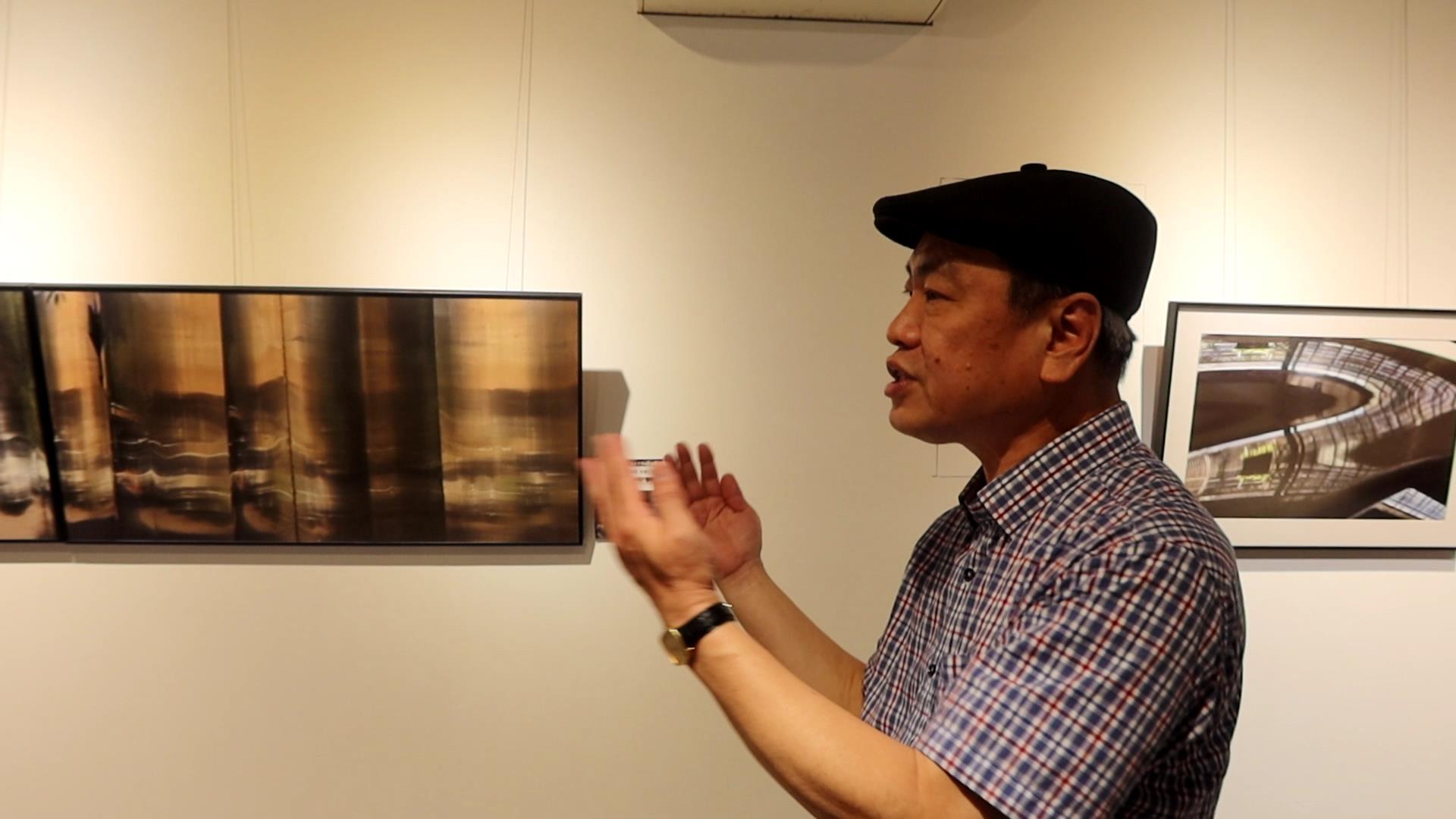▲國立彰化生活美學館室舉辦「回應-林文雄紀錄日常攝影個展」,展出藝術家林文雄共69件攝影作品,延伸了影像創作的空間與意涵。(記者張溎壕攝)