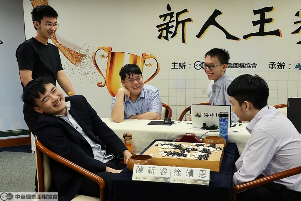 贊助者杭州亞運圍棋金牌許皓鋐,也到場關心比賽戰況