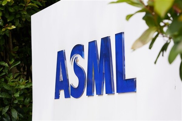 ASML成功的祕訣: 荷蘭記者臥底採訪全紀錄