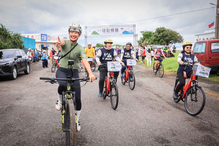 「2024 極點慢旅-極南點鵝鑾鼻燈塔自行車活動」將在9/22舉行,歡迎民眾報名參加。 圖:大鵬灣國家風景區管理處/提供