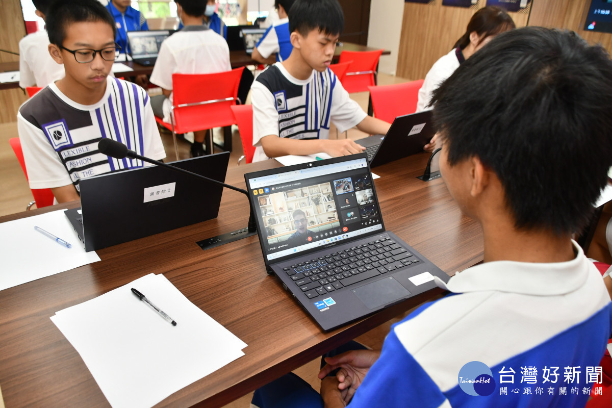線上學習授課內容。圖/記者鄧富珍翻攝
