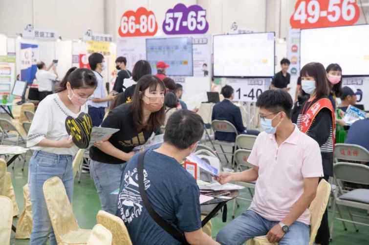 ▲中部最大場就業博覽會於6/1在台中世貿「智慧」登場，120家知名企業參與徵才，提供超過7000個工作機會，歡迎求職民眾把握機會踴躍參加。（中彰投分署提供）
