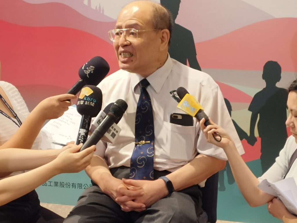 俆世達理事長:反覆腫脹、會痛不癢、懷疑HAE。(攝影/蔡昀臻拍攝)