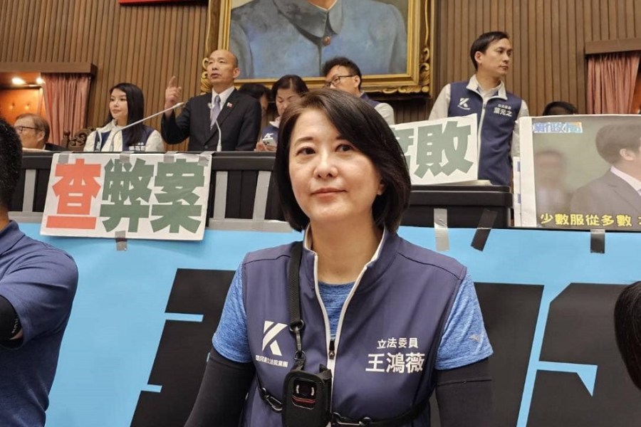 改舉手表決原因曝 王鴻薇控:邱議瑩和黃捷偷國民黨表決卡 188 改舉手表決原因曝 王鴻薇控:邱議瑩和黃捷偷國民黨表決卡 187