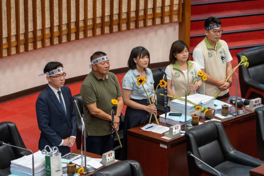 斥藍白聯手違憲擴權 林智鴻:柯志恩用訕笑態度面對人民 200 斥藍白聯手違憲擴權 林智鴻:柯志恩用訕笑態度面對人民 199