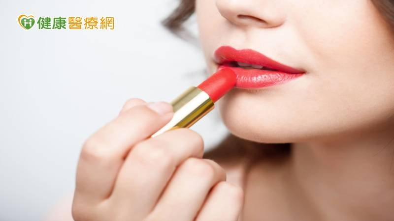 化粧品容易變質? 適量添加防腐劑降低感染