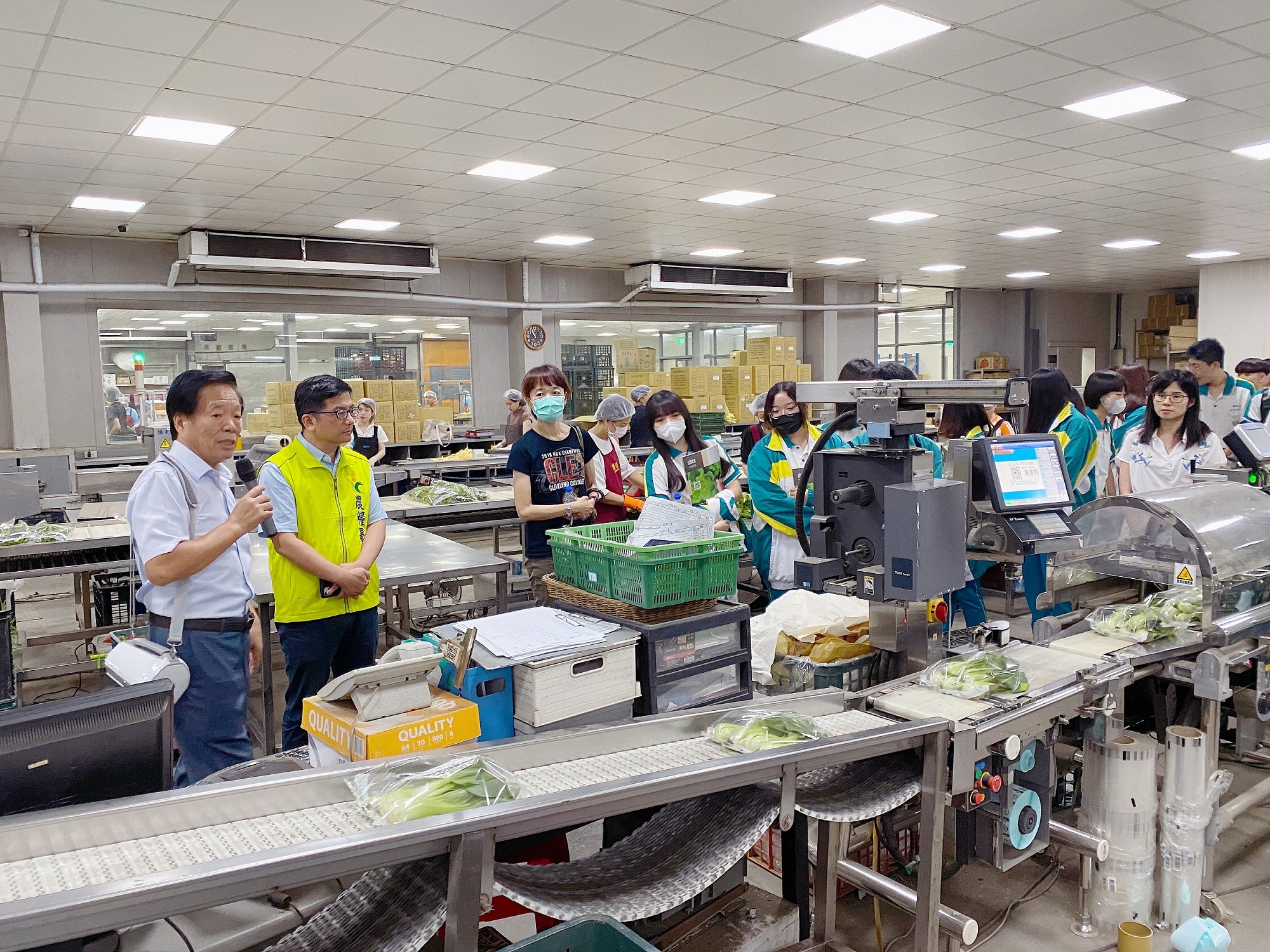 ▲農糧署品格教育活動邀請西螺農工學生參訪漢光農業生技公司。(農糧署提供)