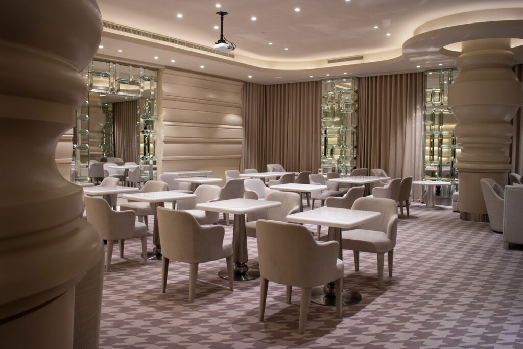 Breeze Diamond Lounge 空間照