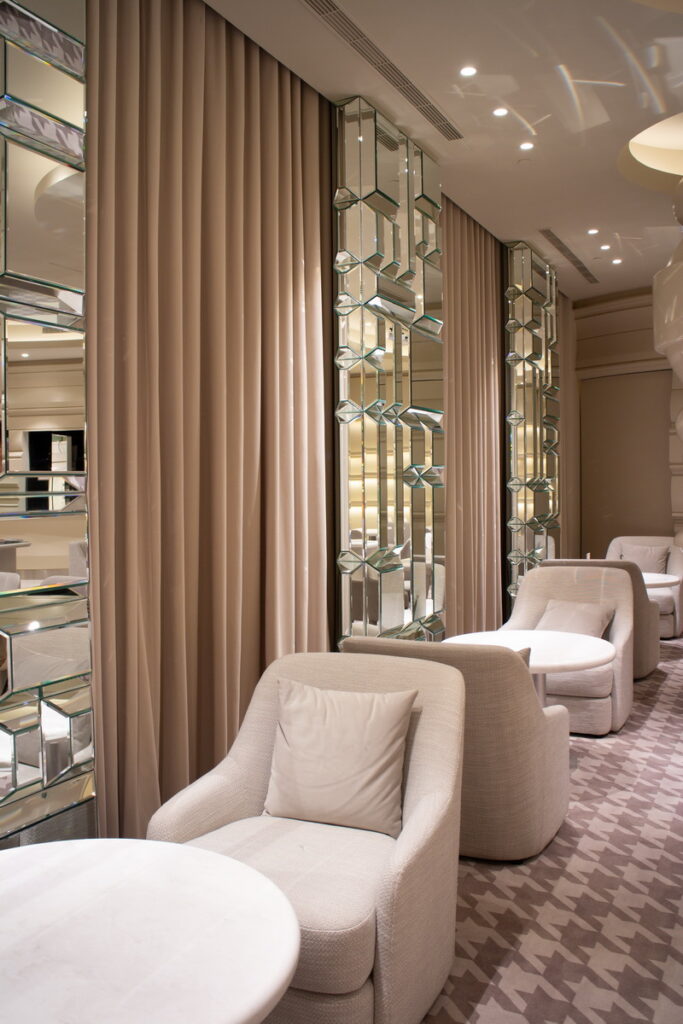 Breeze Diamond Lounge