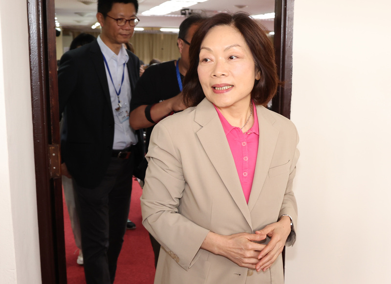 新任勞動部長何佩珊表示「撥補勞保基金就是改革」,教師團體全教總痛批當年蔡政府推軍公教年金改革時,怎麼不撥補呢?圖/中央社