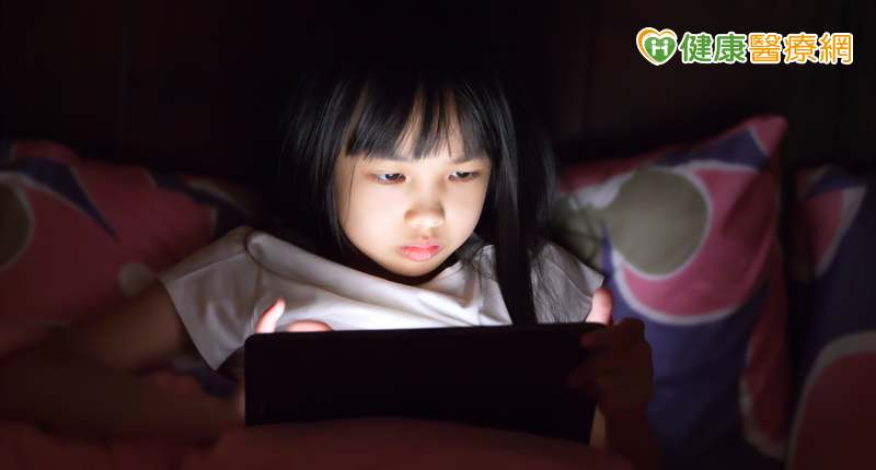 充斥藍光的3C時代,該如何提早為孩子預存未來視力?