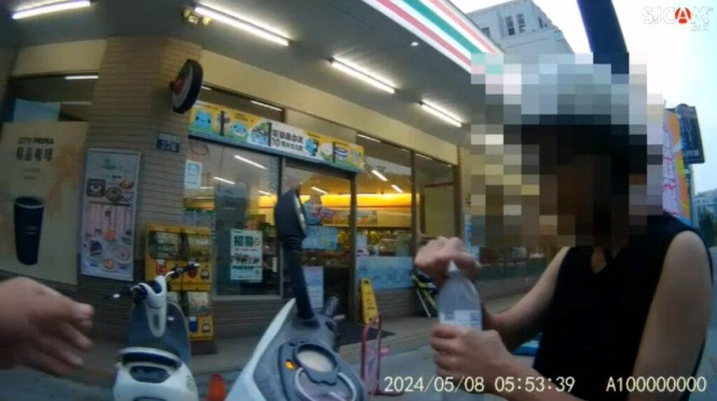 ▲圖說:王男騎機車闖紅燈,警一攔查竟是無照酒駕 (圖/台中市政府提供)