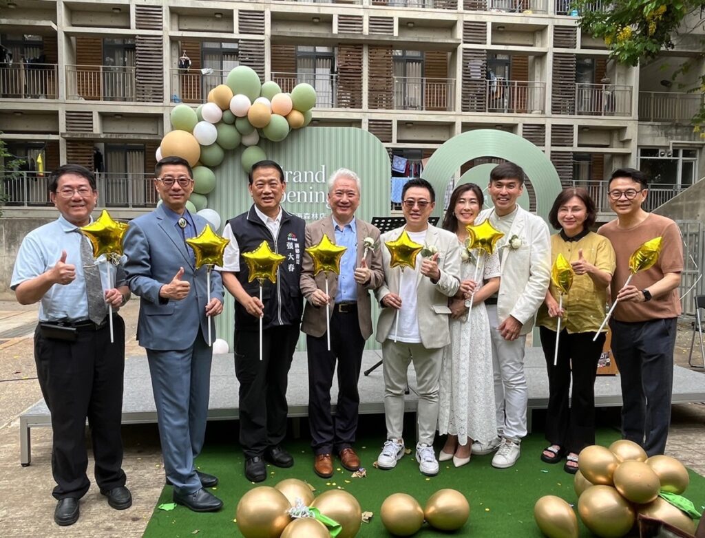 梨子咖啡館「東海森林店」風光開幕,貴賓雲集。(圖/東海大學提供)