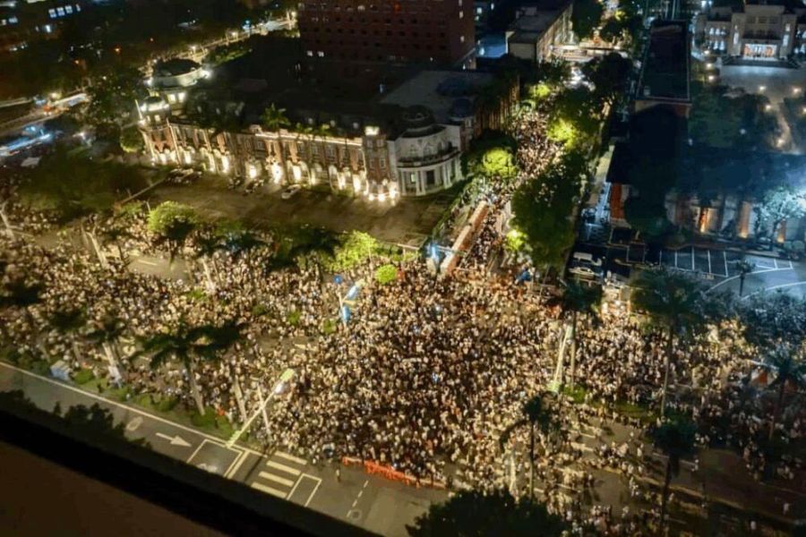 立委熬夜續審國會職權修法 賴清德感謝立院外展現公民社會力量 211 照片來源:賴清德臉書