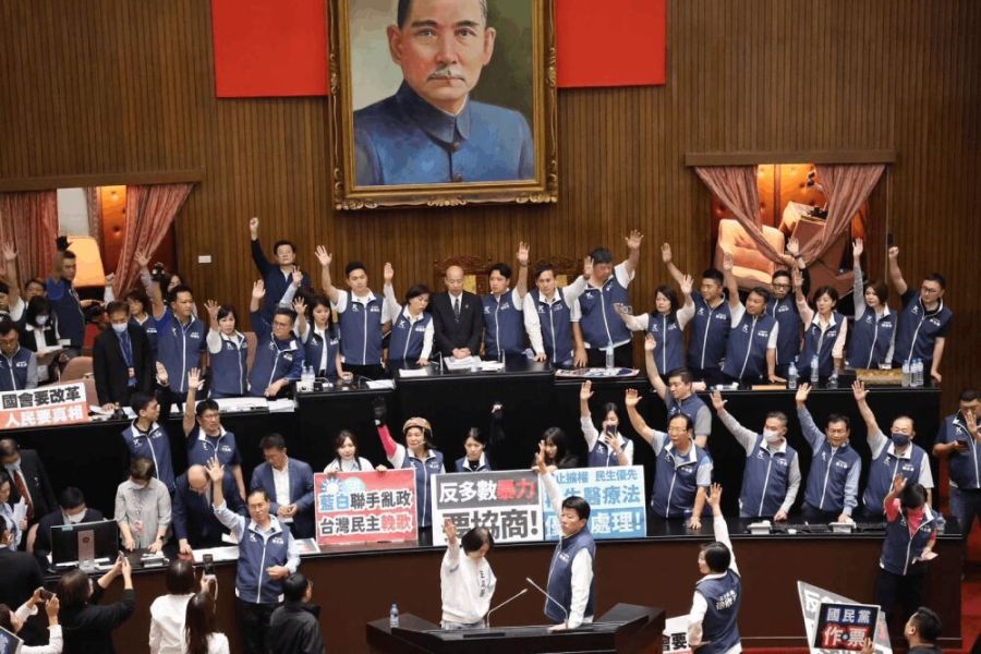 批賴清德午夜囈語 許宇甄轟:有失國家元首格局 218 照片來源:許宇甄臉書