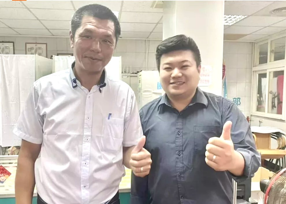 民進黨澎湖縣黨部主委選舉由現任主委顏家康（左）擊敗冼義哲（右），成功連任。翻攝冼義哲臉書