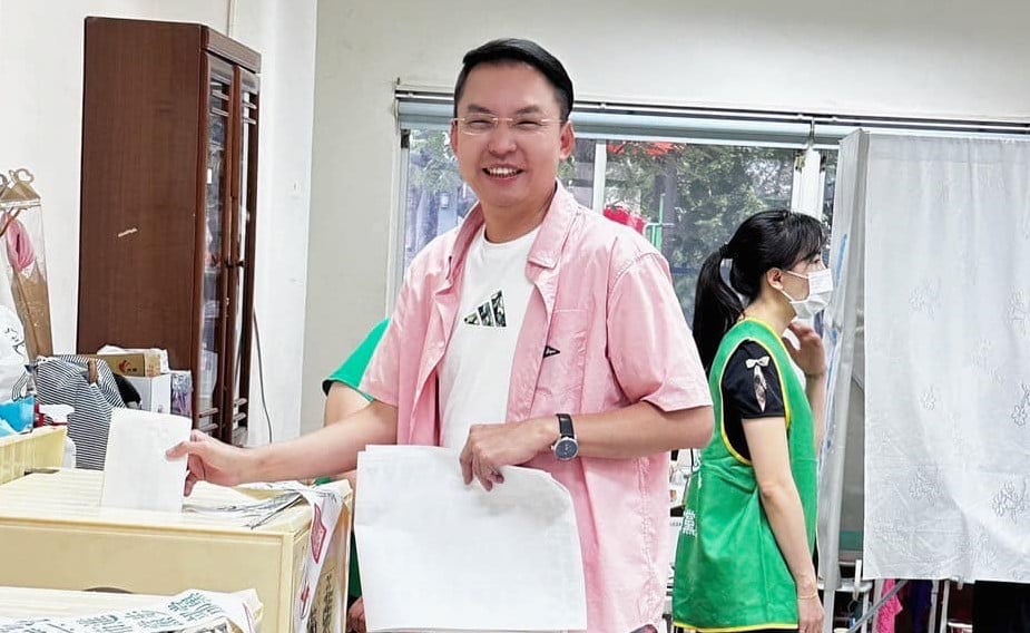 民進黨湧言會高雄市議員黃文益當選市黨部主委,將組戰鬥市黨部對抗國民黨。翻攝黃文益臉書