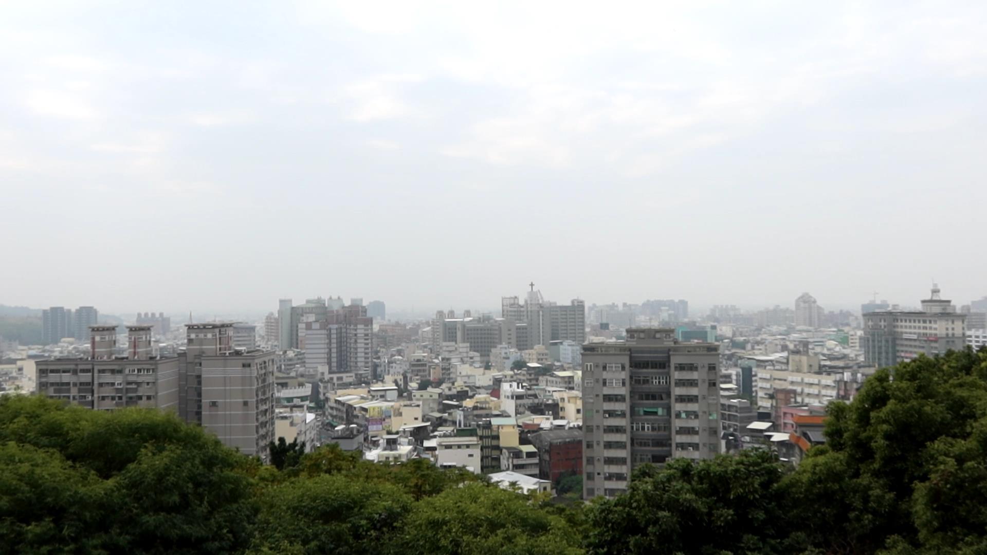 ▲彰化縣政府宣布將首度舉辦「彰化好厝獎」優良公寓大廈評選活動，即日起至6月28日可向該府建設處使用管理科報名，共設有20個社區獎項。（彰化縣政府提供）