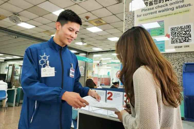 ▲目前為移民署移民行政特考班第12期受訓學員的張剛耀希望，未來也能夠發揮自己的泰語專長，為來臺的外國人士及新住民提供暖心的服務。（記者張玉泰翻攝）