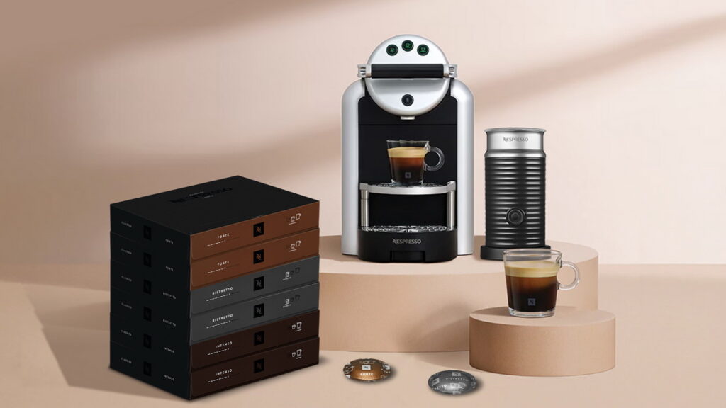 Nespresso祭出官網限定「經典商用咖啡組合」,購買Zenius 商用機型搭配 300 顆咖啡膠囊享76折起,再贈奶泡機(價值3,080元)。