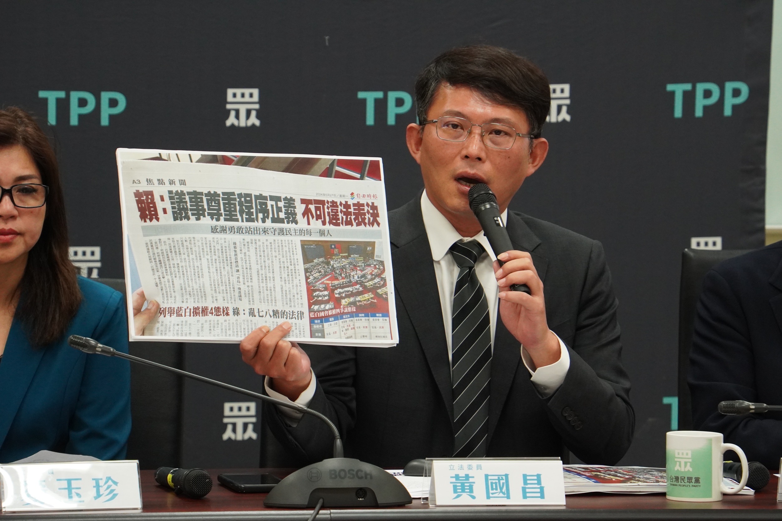 民眾黨團總召黃國昌批民進黨造謠,因此他將不會再進韓國瑜辦公室。林泊志攝