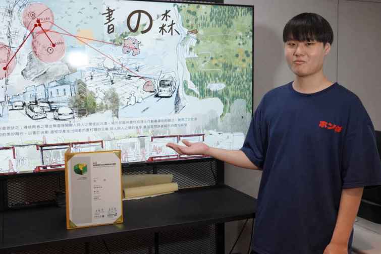 ▲大葉大學空設系黃轍諺將貨櫃改造為行動圖書館，獲長榮航空ESG永續創新設計競賽金獎。（大葉大學提供）