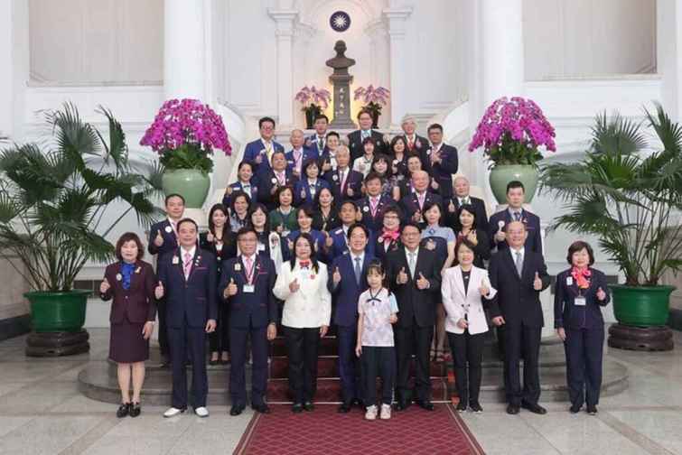 ▲賴清德總統今天上午接見「國際獅子會300-E2區重要幹部」，期盼未來，各位獅友能夠提供政府寶貴意見，共同推動國家進步發展，帶給人民更好的生活。（總統府提供）