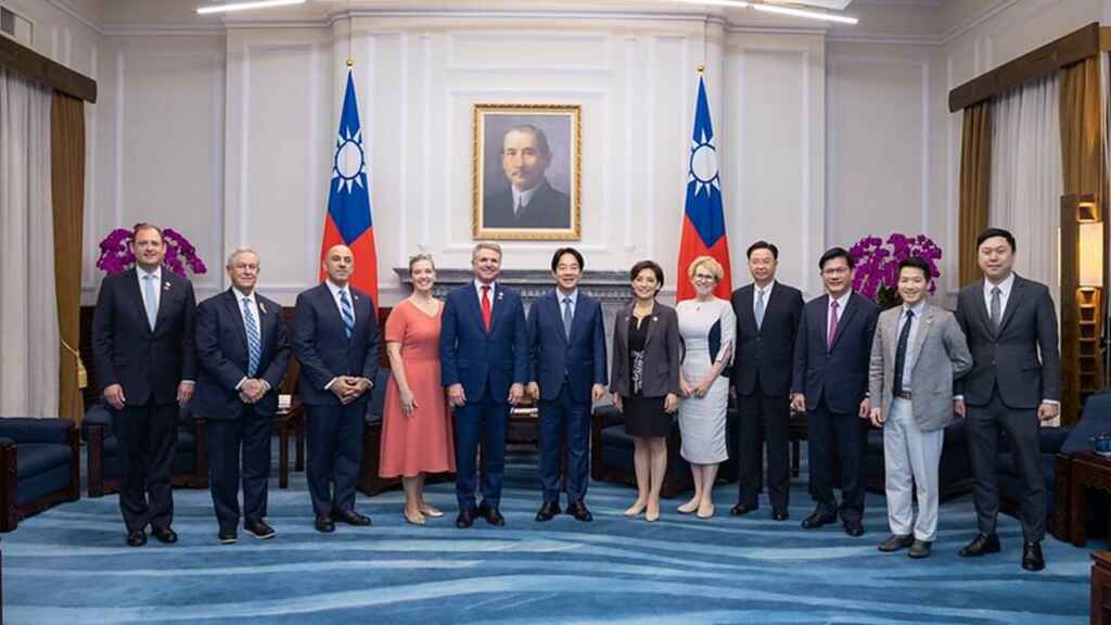▲賴清德總統今天上午接見美國聯邦眾議長指派外交委員會主席麥考爾(Michael McCaul)跨黨派議員慶賀團。(總統府提供)